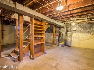 2705 SW Moss St, Portland, OR 97219