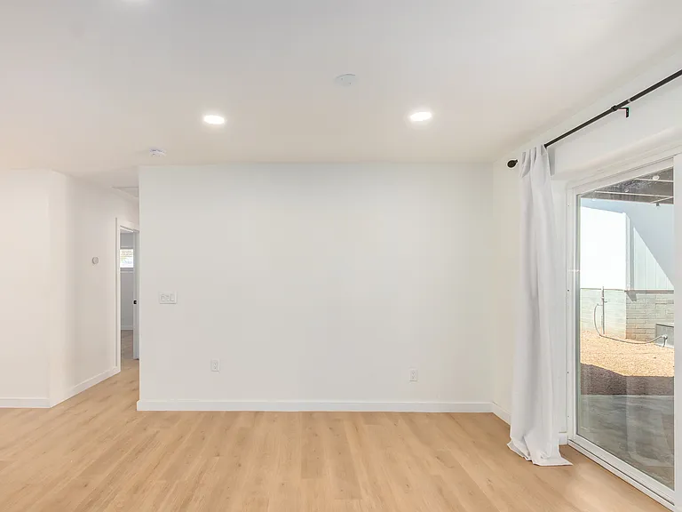 9829 N 4th Ave — Photo 10