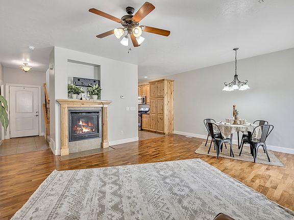 4th image of 585 E Wyngate Pointe Ln