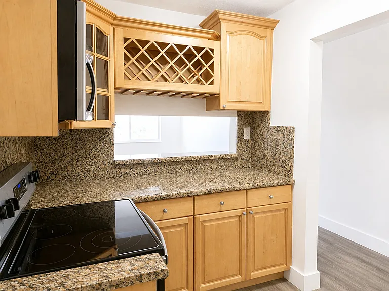 1945 NW 29th St #U8 — Photo 9