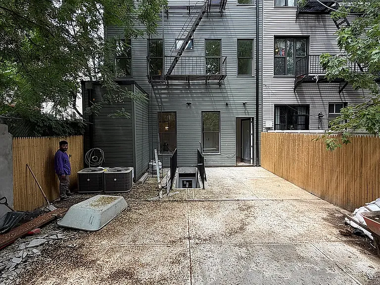 12 Locust St #1 — Photo 24