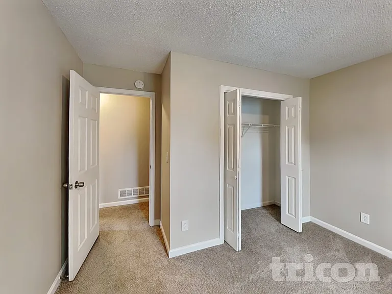 5219 Glendora Ct — Photo 11