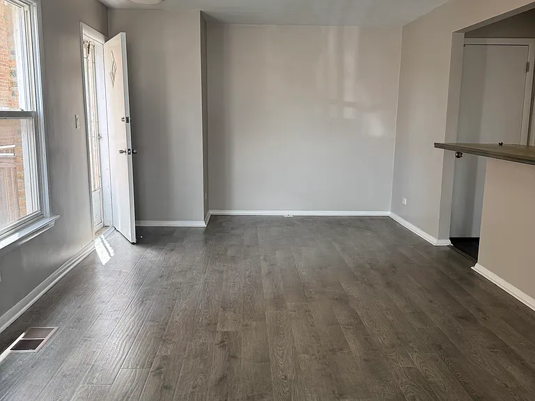 9345 S Pulaski Rd #1E — Photo 4