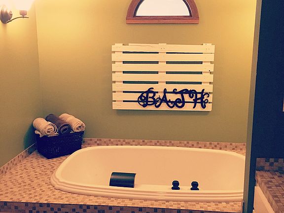 Soaking tub in huge MB!
