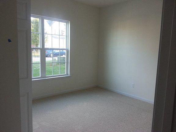 4th image of 6010 Trailshead Dr