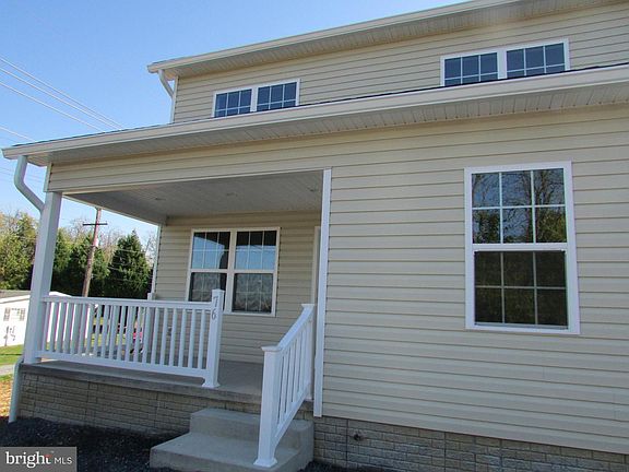 4th image of 76 Place Dr