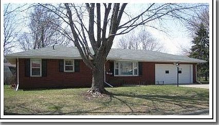 1st image of 900 Pierce Dr
