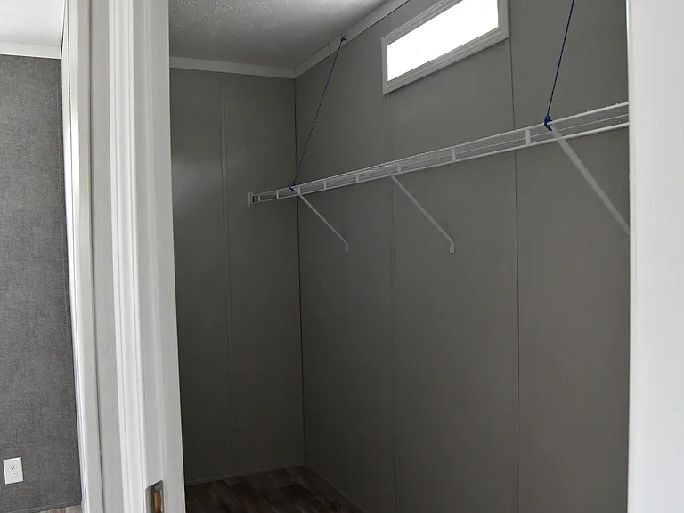 122 Willow Dr — Photo 16