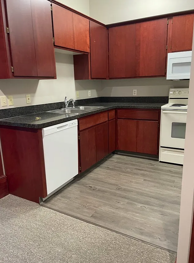 1 bed, 845 sqft, $1,095 — Photo 2