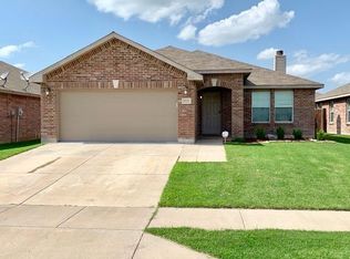5720 Mountain Bluff Dr, Fort Worth, TX 76179