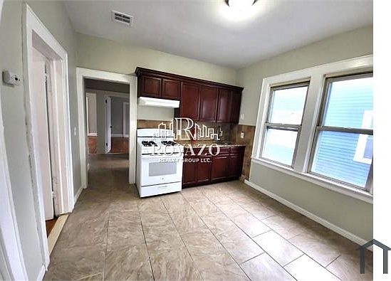 1st image of 285 Schley St Floor 2