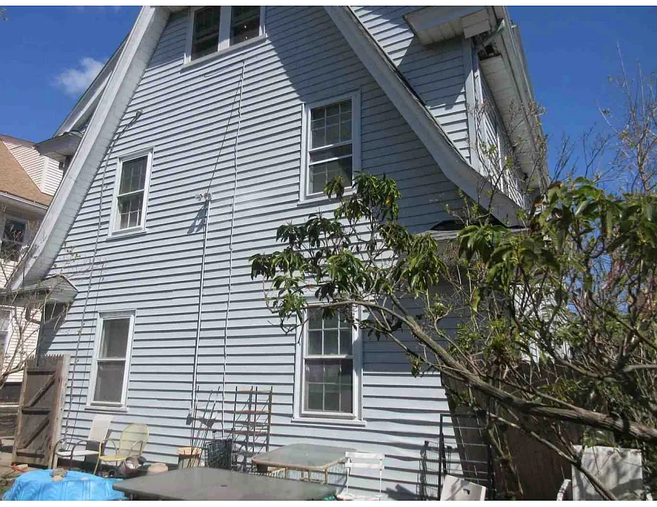 29 Ogden St #3
