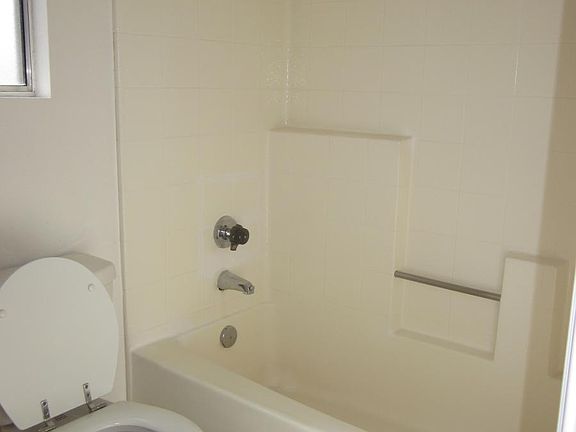 2nd image of 39790 Knollridge Dr