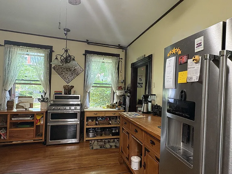 342 Main St — Photo 14