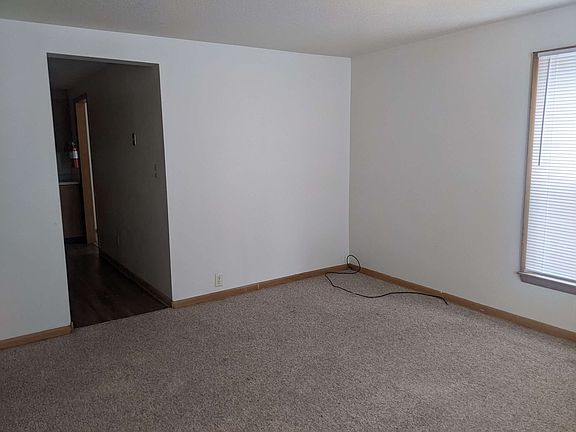 2nd image of 324 E Davenport St #324D-01