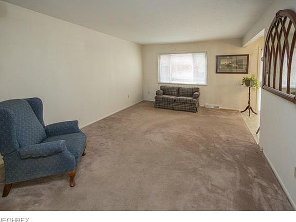 3rd image of 9494 Fernwood Dr #9494