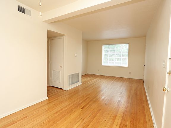 3rd image of 107 Fenley Ave