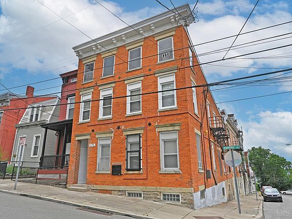 2nd image of 2162 Stratford Ave