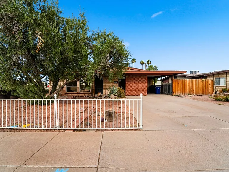 1107 N July Cir — Photo 2