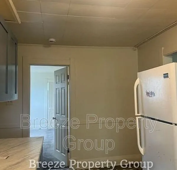 228 Langdon St — Photo 5