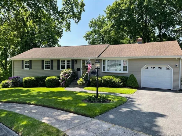 7 Eastwood Drive, Plainville, CT 06062
