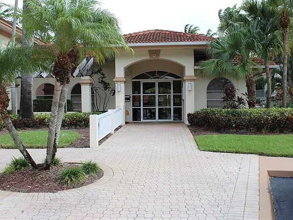3rd image of 10104 Glenmoor Dr