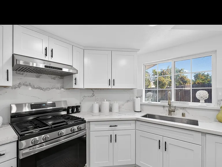 7821 Scottsdale Dr — Photo 3