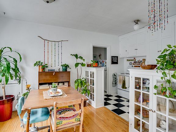 4th image of 2790 Xerxes Ave S APT 1