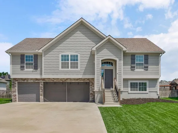 20034 W 221st St, Spring Hill, KS 66083