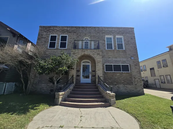 717 Broadway St #J-3, Galveston, TX 77550