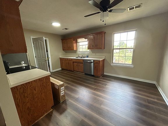 3rd image of 436 Camptown Rd