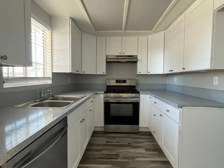15544 Sequoia St — Photo 3