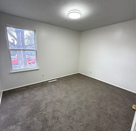 4th image of 1586 Golden Gate St