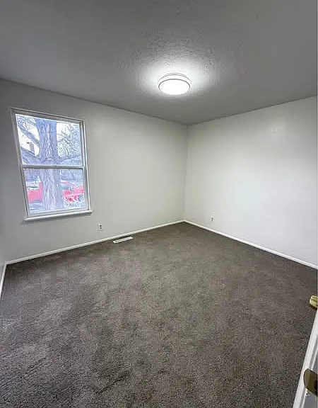 1586 Golden Gate St — Photo 4