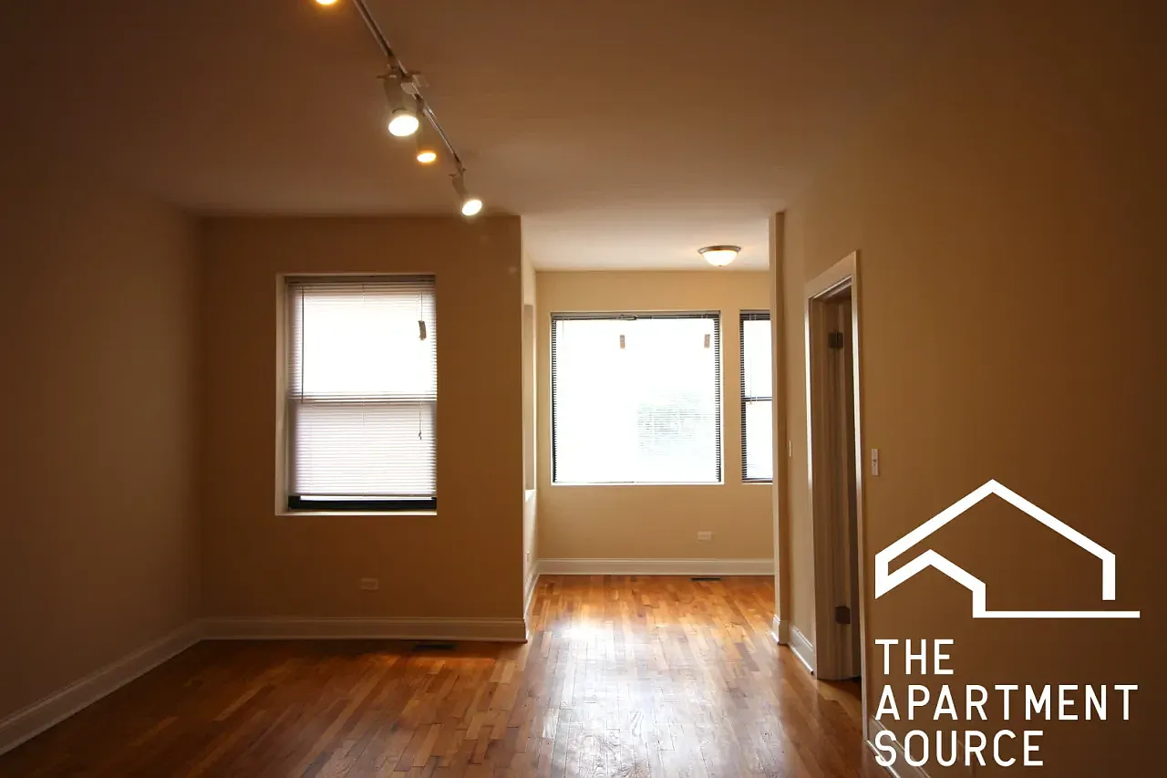 4 bed, 2000 sqft, $2,900 — Photo 2
