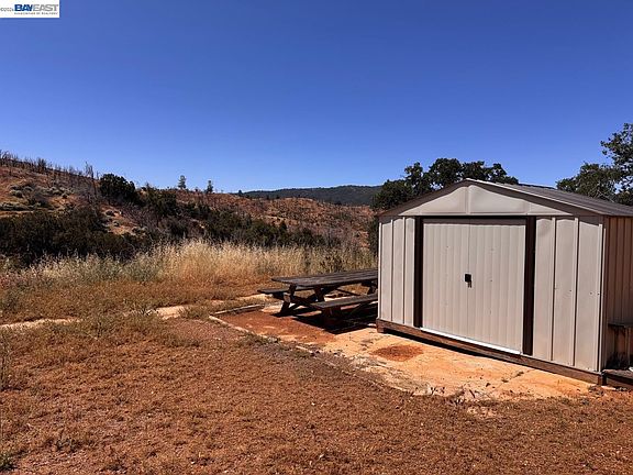 4th image of 21810 Mines Rd