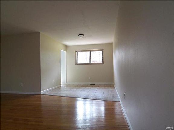 4th image of 612 Fox Creek Ct