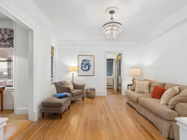 150 East 93rd Street image 1 of 12