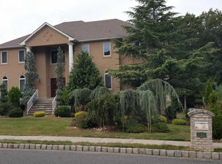 135 Valesi Dr, Morganville, NJ 07751