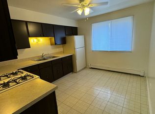 523 Dempster St #2N, Mount Prospect, IL 60056