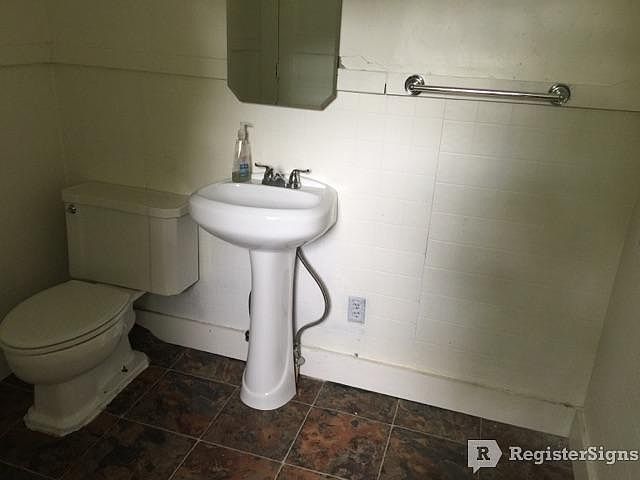 1st image of 618 N Highland Ave