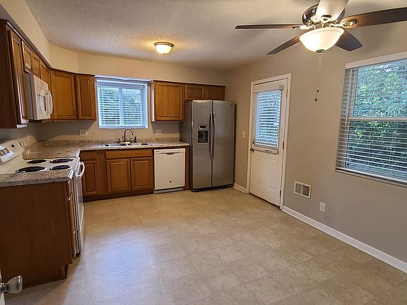 5th image of 6710 W 150th St