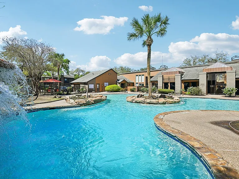 47-web-or-mls-Briar Forest Dr-1303-914