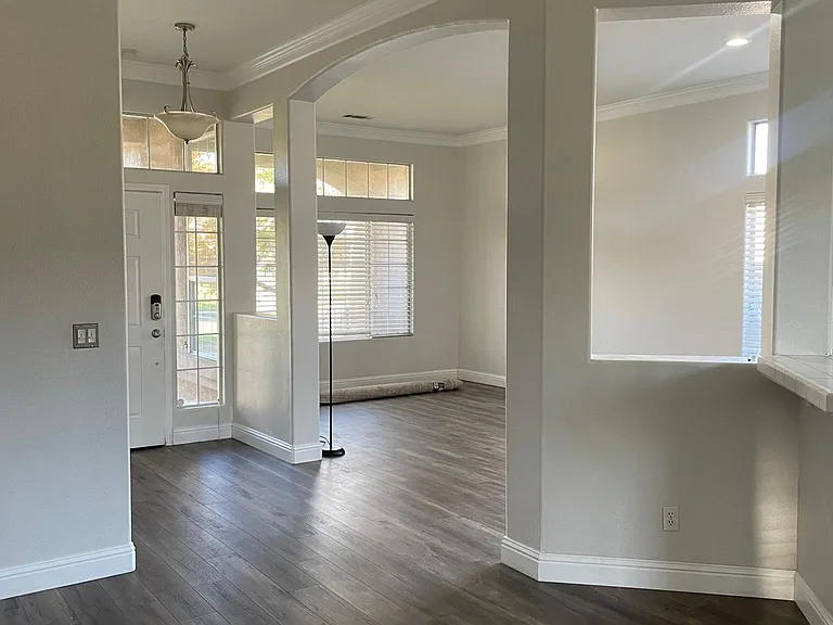 4579 W Oak Park Dr — Photo 2