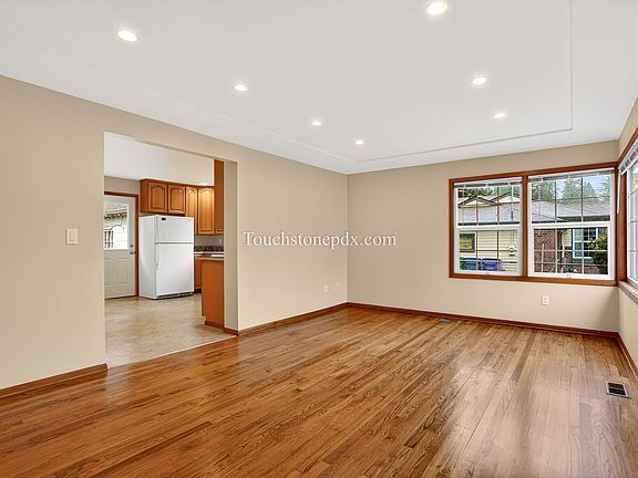 5th image of 2702 SE 153rd Ave