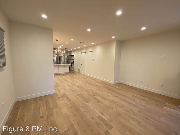 4th image of 1546 N Mariposa Ave #1548