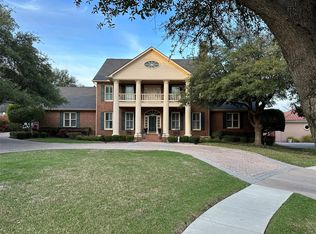2104 Creekside Cir S, Irving, TX 75063