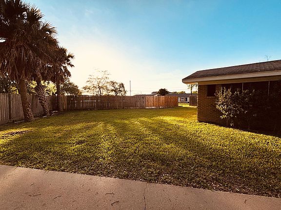 3rd image of 4901 Timber Ln