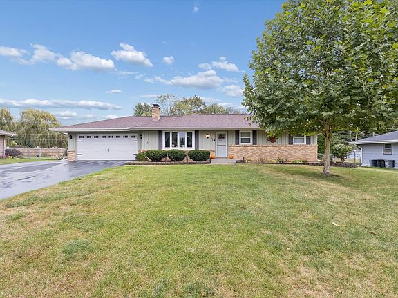 4th image of 9939 Gentian Dr