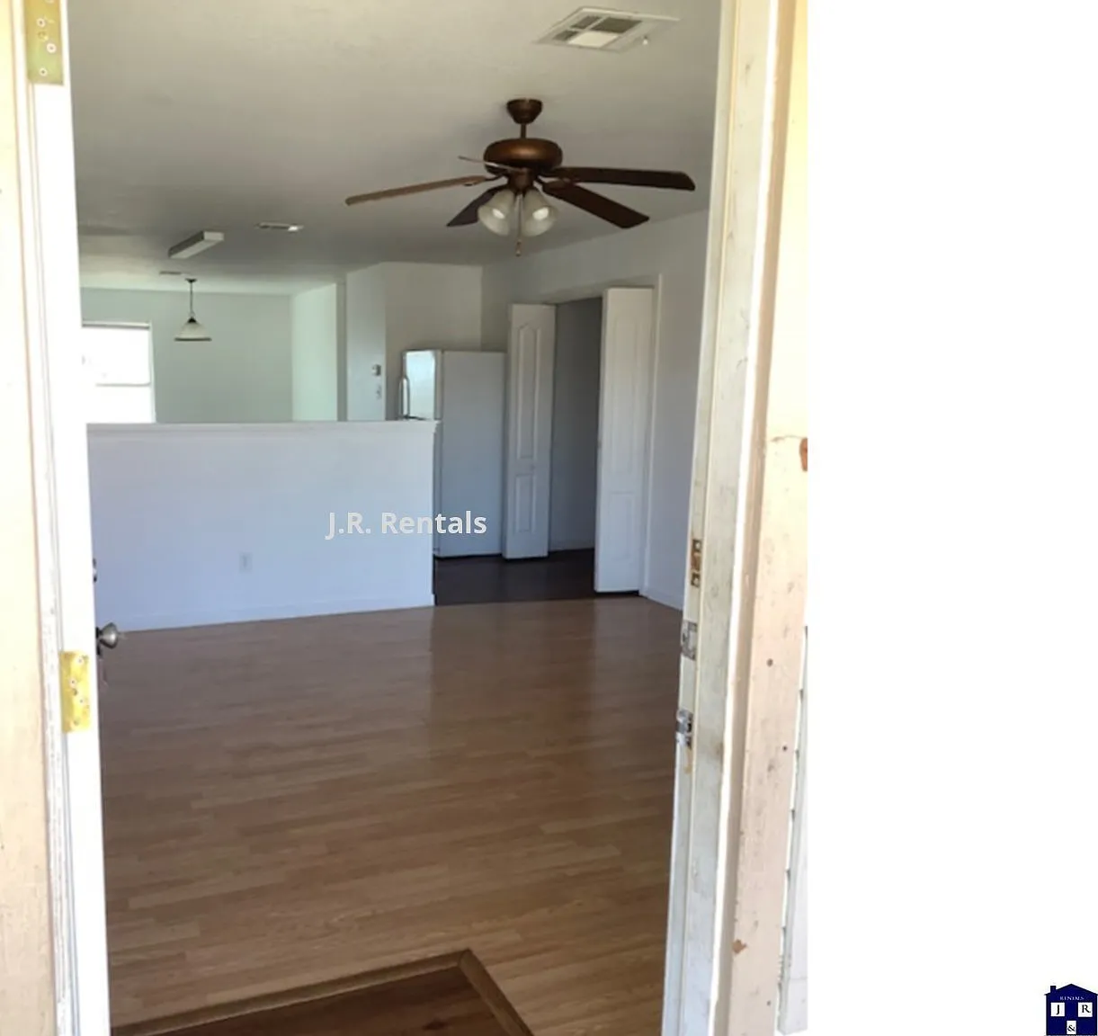 3 bed, 2.0 bath, 1154 sqft, $900 — Photo 2